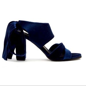 NWT French Connection Blue Velvet Heels
